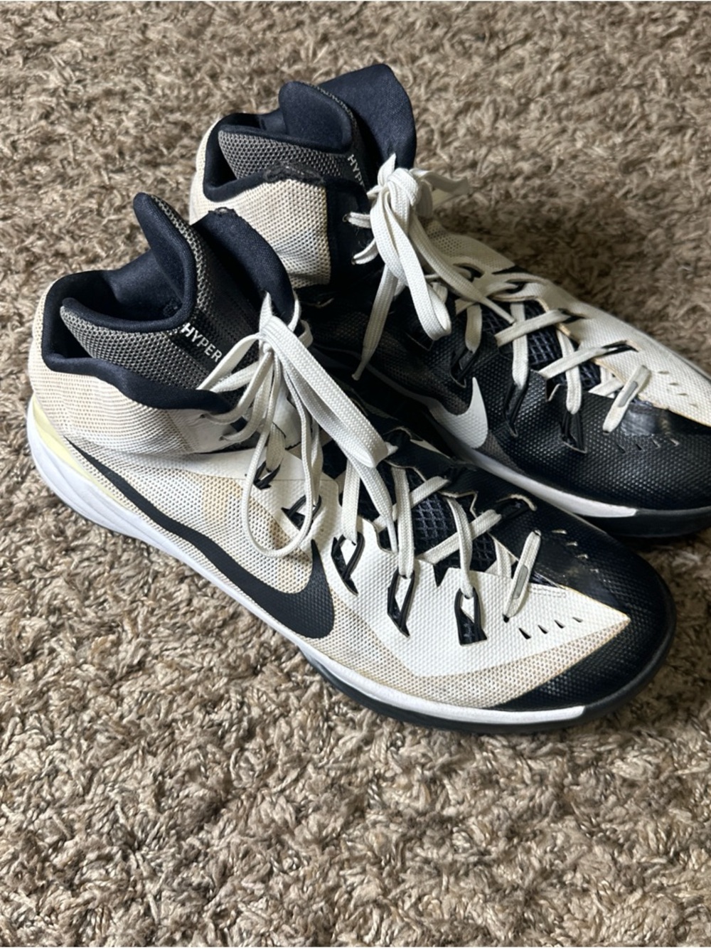Nike HyperDUNK Men’s Black and White Basketball Shoes size 13